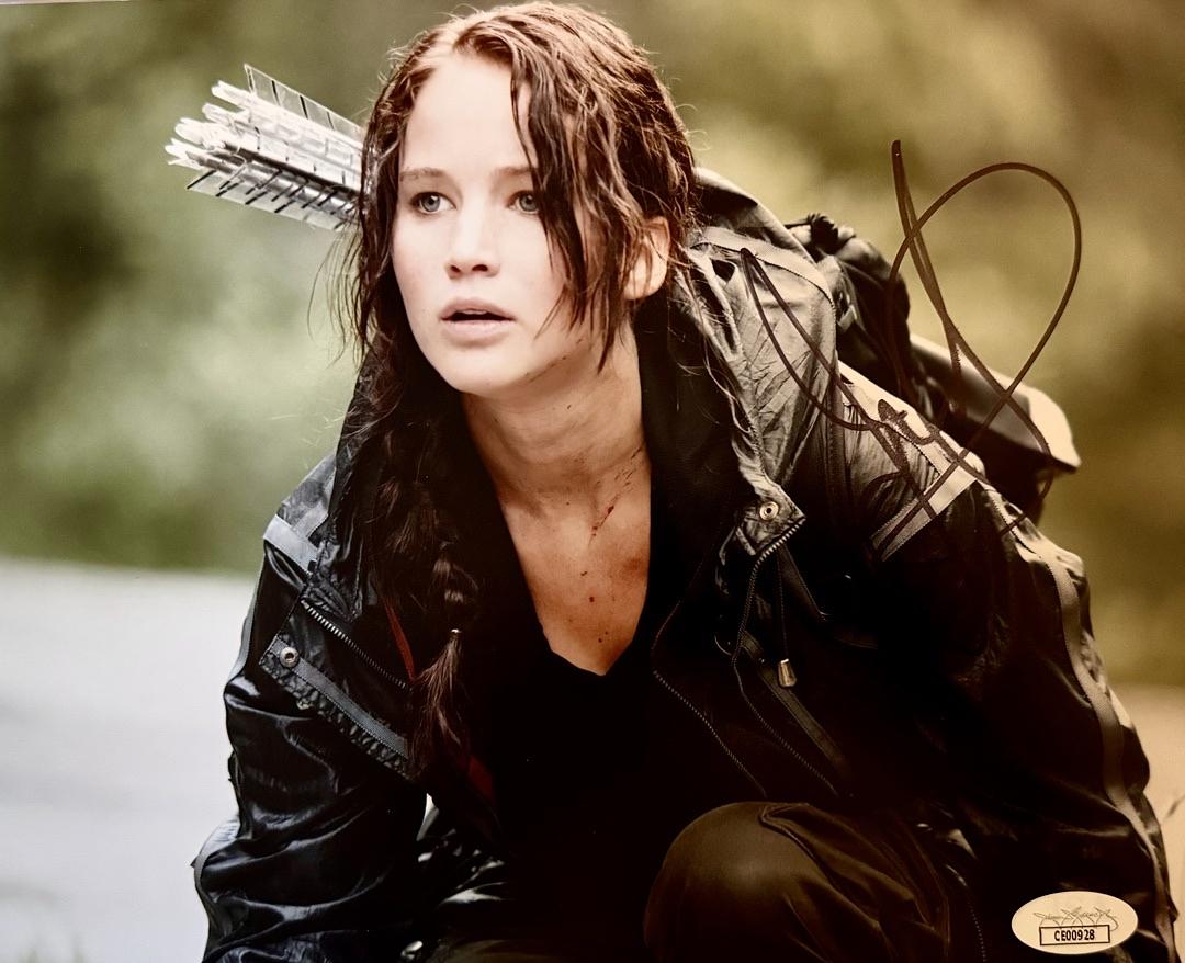 Jennifer Lawrence Signed 8x10 Photo (Hunger Games) - JSA COA